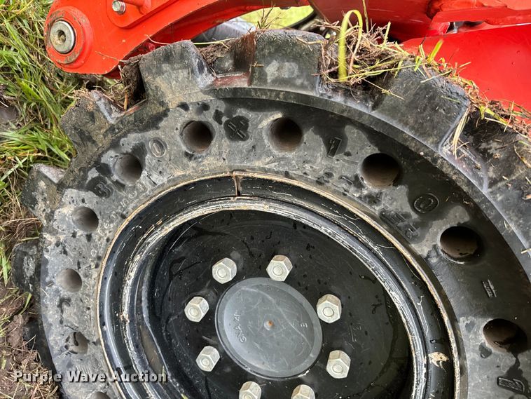 image for item EH3917 2021 Kubota SSV65 skid steer loader