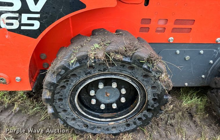 image for item EH3917 2021 Kubota SSV65 skid steer loader