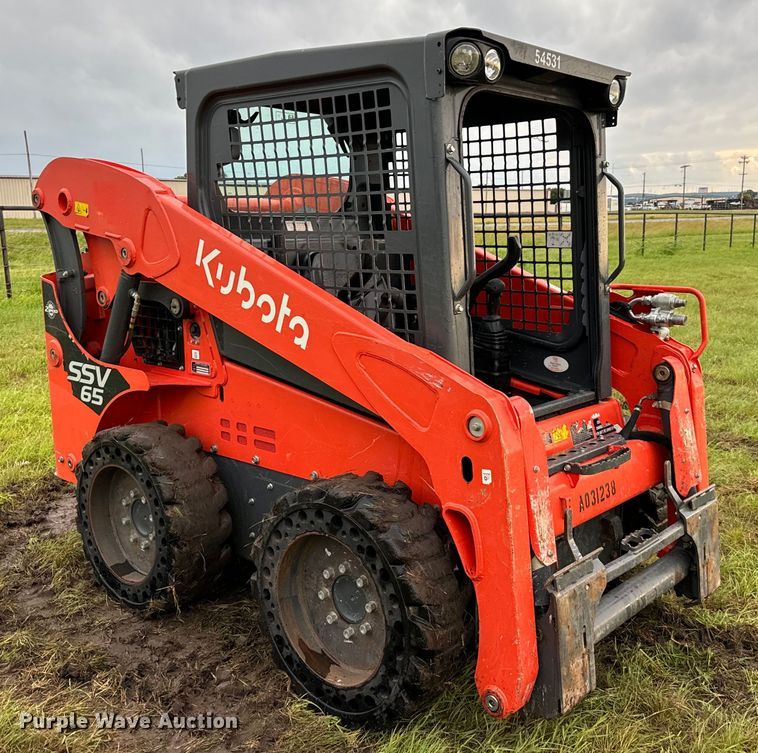 image for item EH3918 2021 Kubota SSV65 skid steer loader