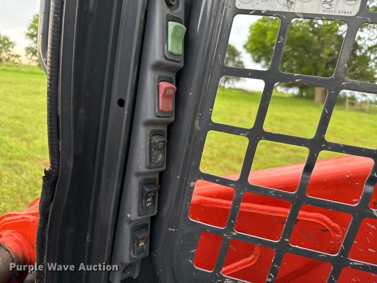 image for item EH3918 2021 Kubota SSV65 skid steer loader
