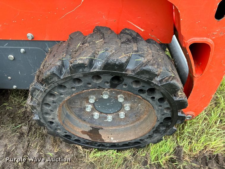 image for item EH3918 2021 Kubota SSV65 skid steer loader