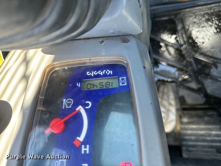 image for item EH3919 2020 Kubota SVL65-2 tracked skid steer loader