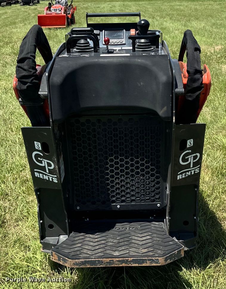 image for item EH3924 2021 Kubota SCL1000 compact utility loader