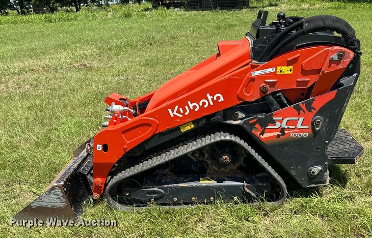 image for item EH3924 2021 Kubota SCL1000 compact utility loader