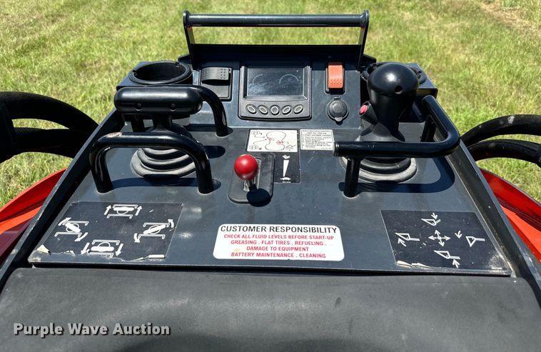 image for item EH3924 2021 Kubota SCL1000 compact utility loader