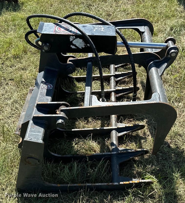 image for item EH3927 2021 Spartan compact utility loader grapple bucket