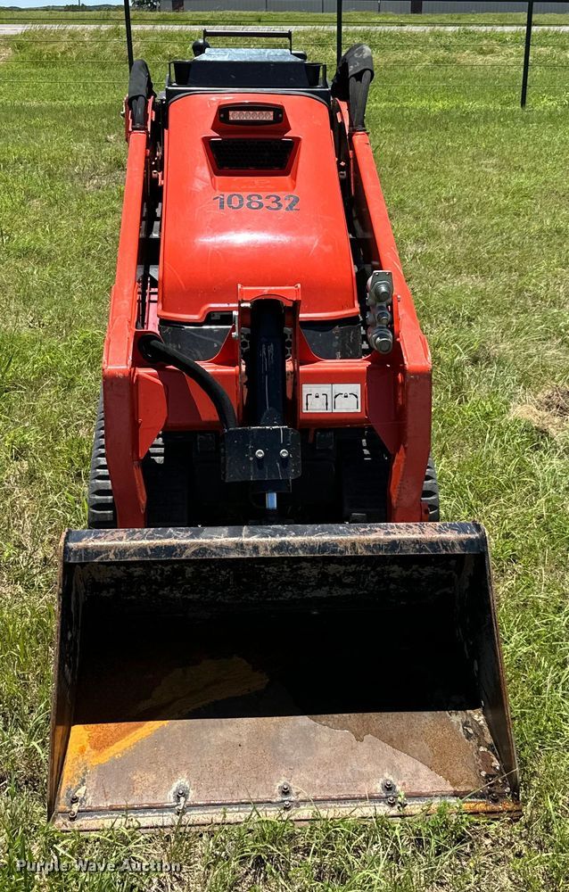 image for item EH3930 2021 Kubota SCL1000 compact utility loader