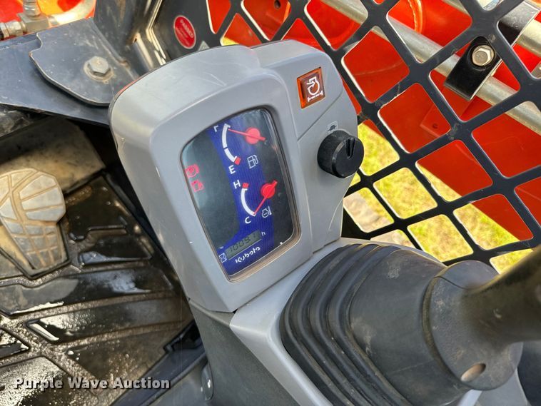 image for item EH3936 2019 Kubota SVL65-2 tracked skid steer loader