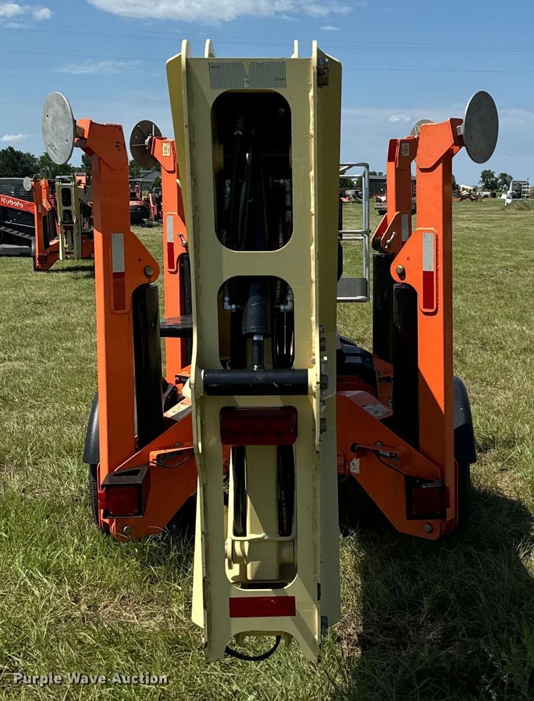 image for item EH3944 2018 JLG T500J boom lift