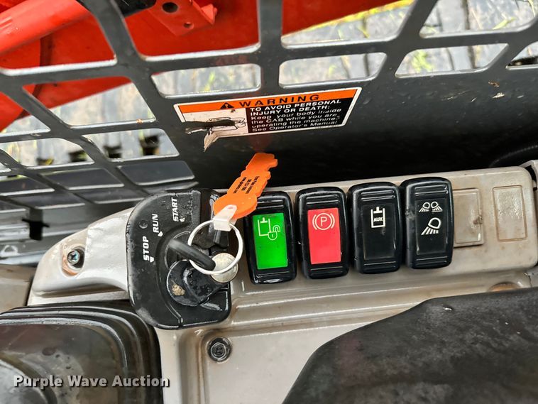 image for item EH3947 2020 Kubota SVL75-2 tracked skid steer loader