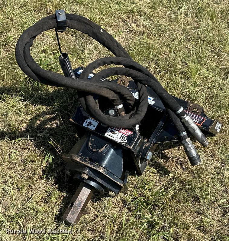 image for item EH3958 2021 CSA10 compact utility loader auger