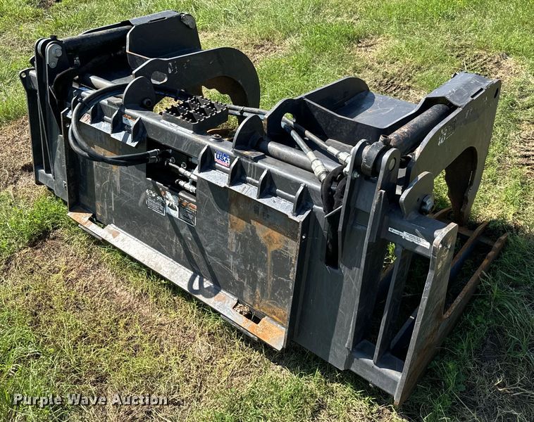 image for item EH3960 2020 11372-0022 skid steer grapple bucket