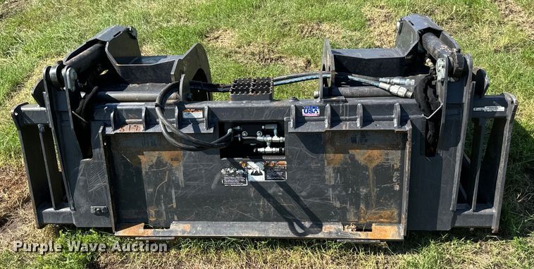 image for item EH3960 2020 11372-0022 skid steer grapple bucket