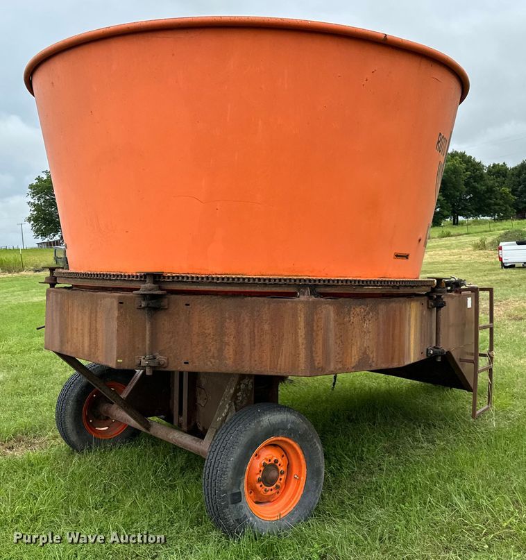 image for item EH3974 Roto Grind 760 tub grinder