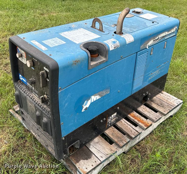 image for item EH3976 Miller Trailblazer 302 welder/generator