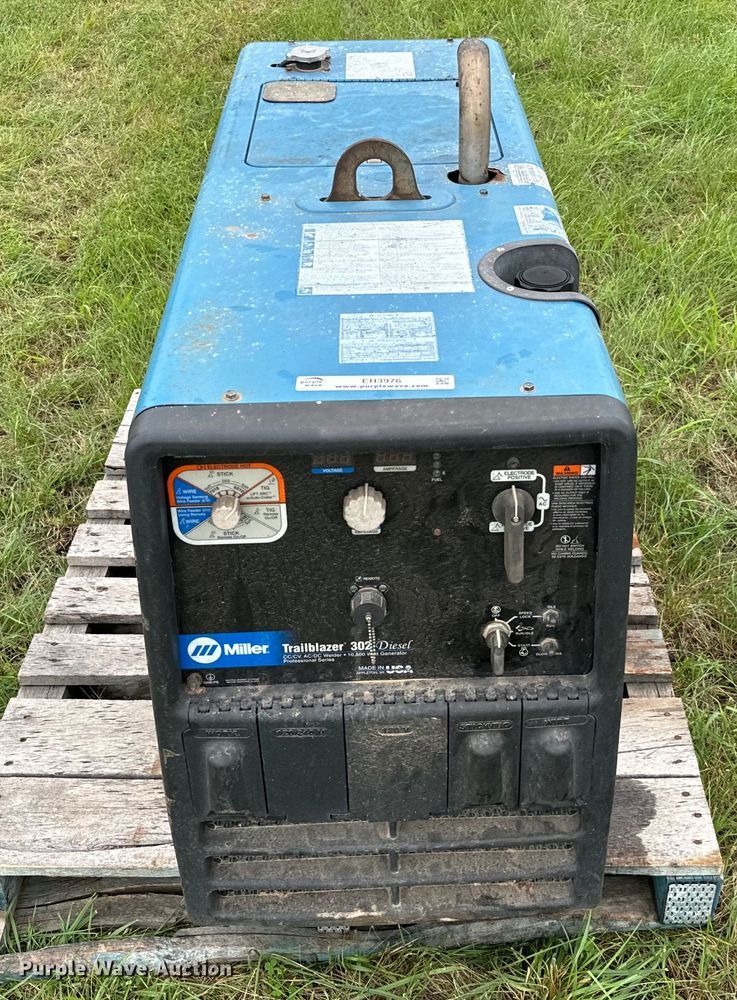 image for item EH3976 Miller Trailblazer 302 welder/generator