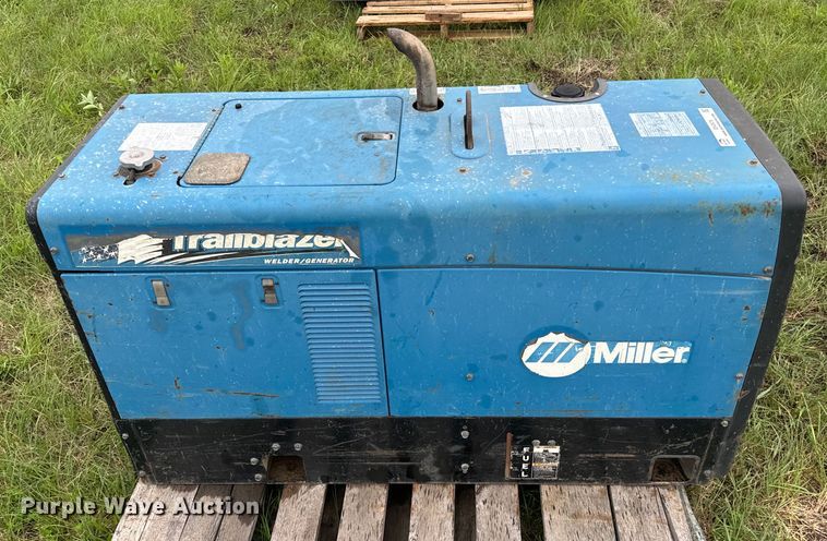 image for item EH3976 Miller Trailblazer 302 welder/generator