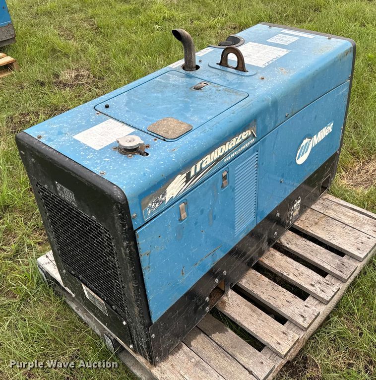 image for item EH3976 Miller Trailblazer 302 welder/generator