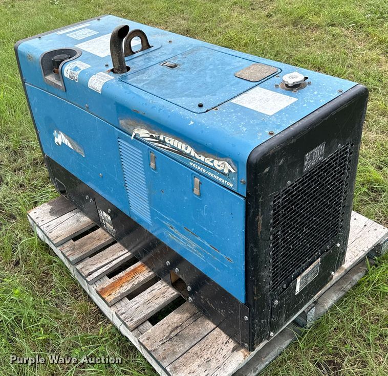 image for item EH3976 Miller Trailblazer 302 welder/generator