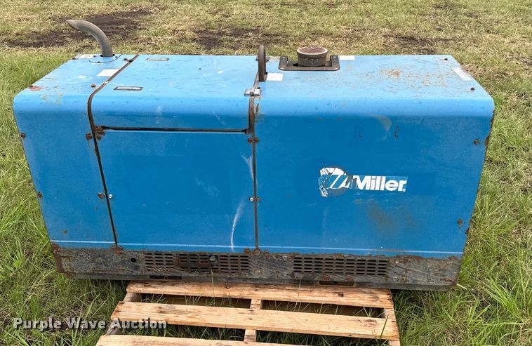 image for item EH3977 Miller Pipepro 304 welder/generator
