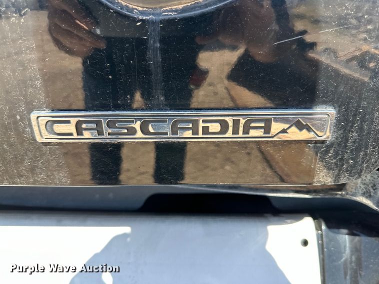 image for item DG4419 2012 Freightliner Cascadia 125 semi truck