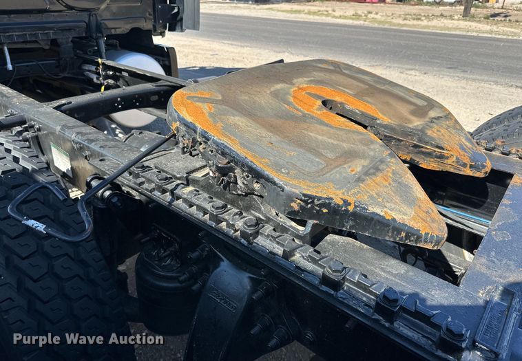 image for item DG4419 2012 Freightliner Cascadia 125 semi truck