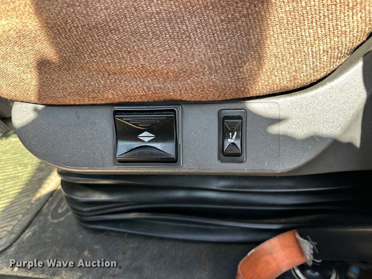 image for item DG4419 2012 Freightliner Cascadia 125 semi truck