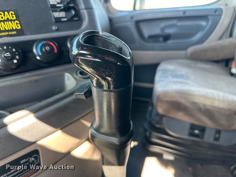 image for item DG4419 2012 Freightliner Cascadia 125 semi truck