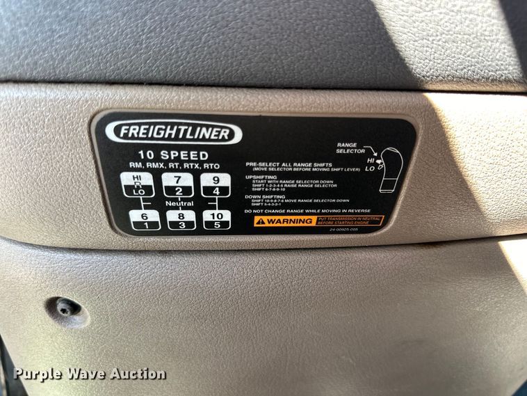 image for item DG4419 2012 Freightliner Cascadia 125 semi truck