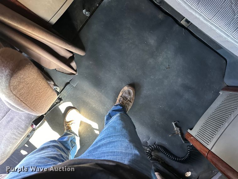 image for item DG4419 2012 Freightliner Cascadia 125 semi truck