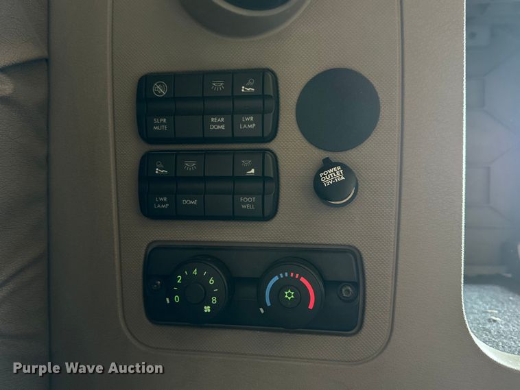 image for item DG4419 2012 Freightliner Cascadia 125 semi truck