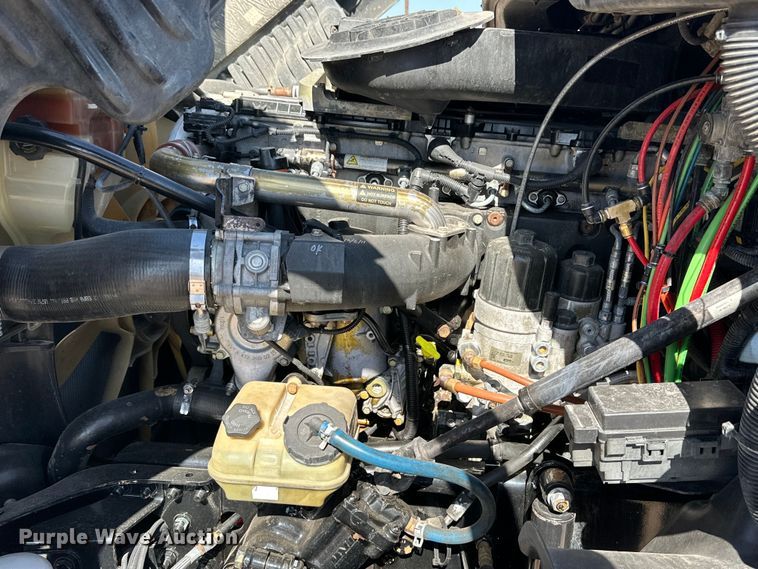 image for item DG4419 2012 Freightliner Cascadia 125 semi truck