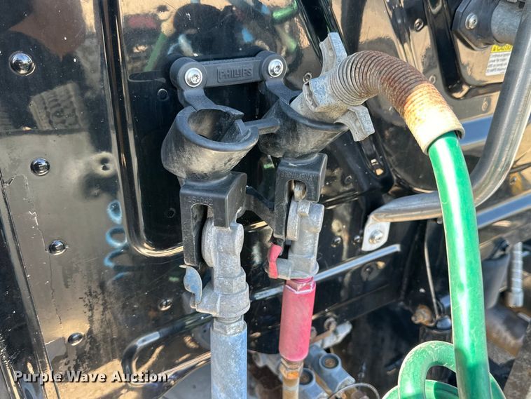 image for item DG4419 2012 Freightliner Cascadia 125 semi truck