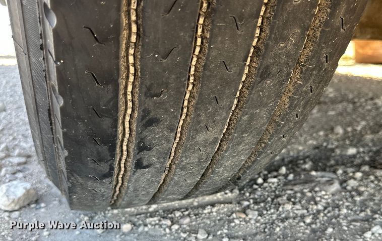 image for item DG4419 2012 Freightliner Cascadia 125 semi truck