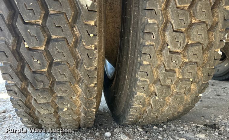 image for item DG4419 2012 Freightliner Cascadia 125 semi truck