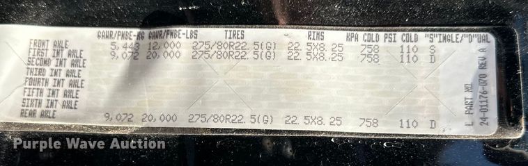 image for item DG4419 2012 Freightliner Cascadia 125 semi truck