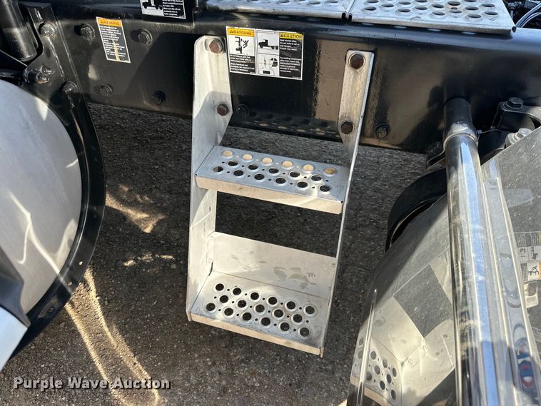 image for item DG4424 2018 Kenworth  T680 semi truck