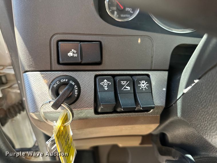 image for item DG4424 2018 Kenworth  T680 semi truck