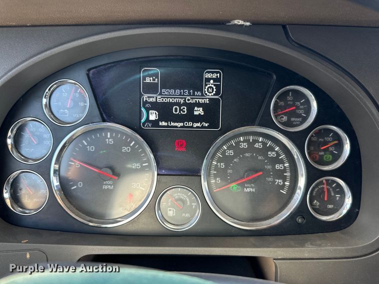 image for item DG4424 2018 Kenworth  T680 semi truck