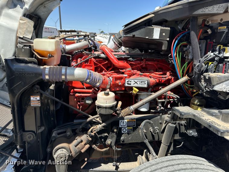 image for item DG4424 2018 Kenworth  T680 semi truck