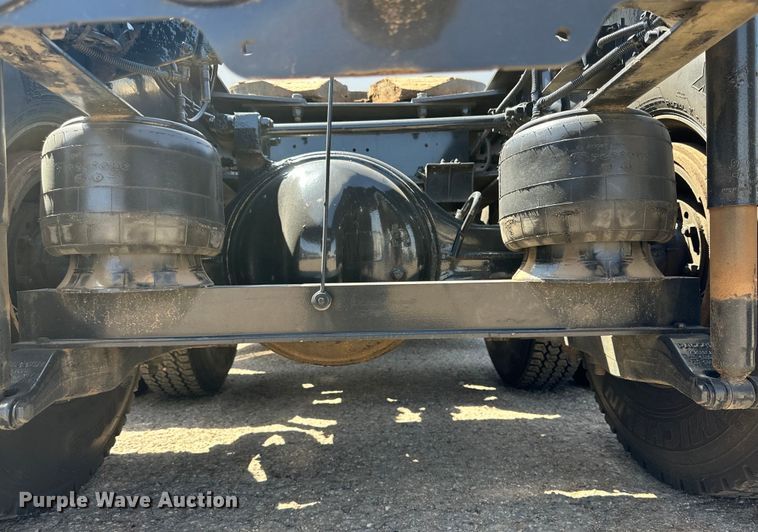 image for item DG4424 2018 Kenworth  T680 semi truck