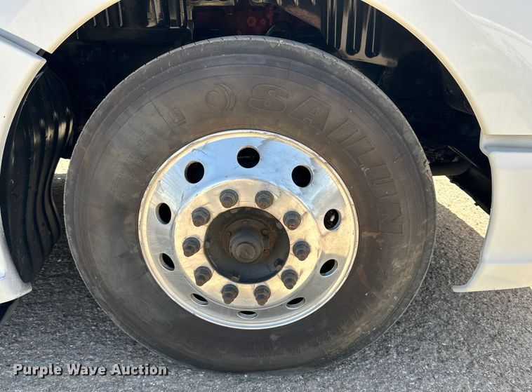 image for item DG4424 2018 Kenworth  T680 semi truck