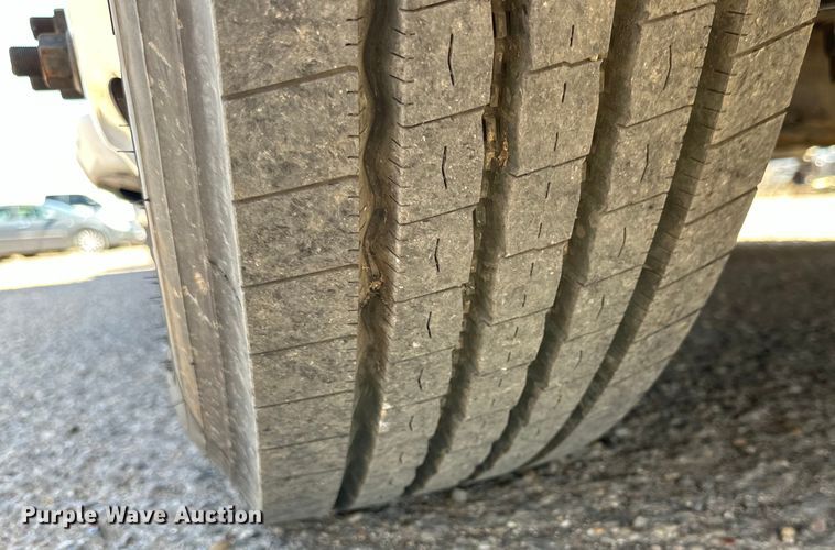 image for item DG4424 2018 Kenworth  T680 semi truck