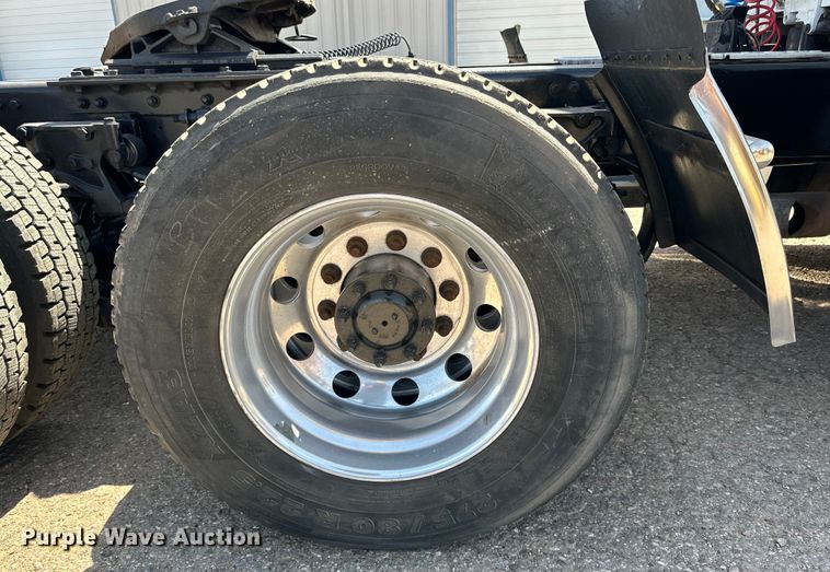 image for item DG4424 2018 Kenworth  T680 semi truck