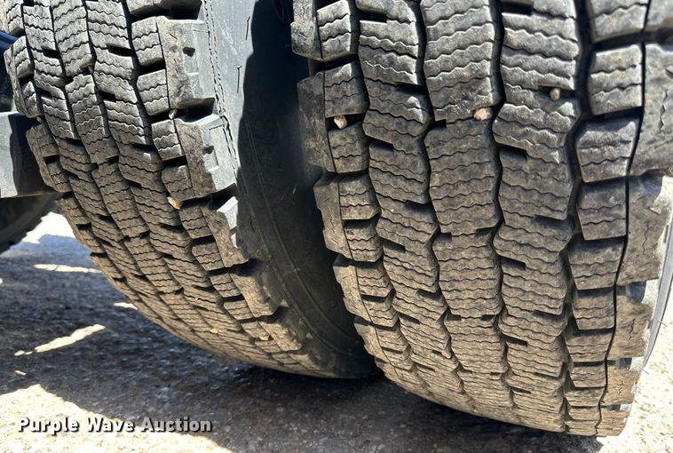 image for item DG4424 2018 Kenworth  T680 semi truck