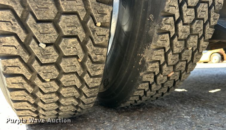 image for item DG4424 2018 Kenworth  T680 semi truck