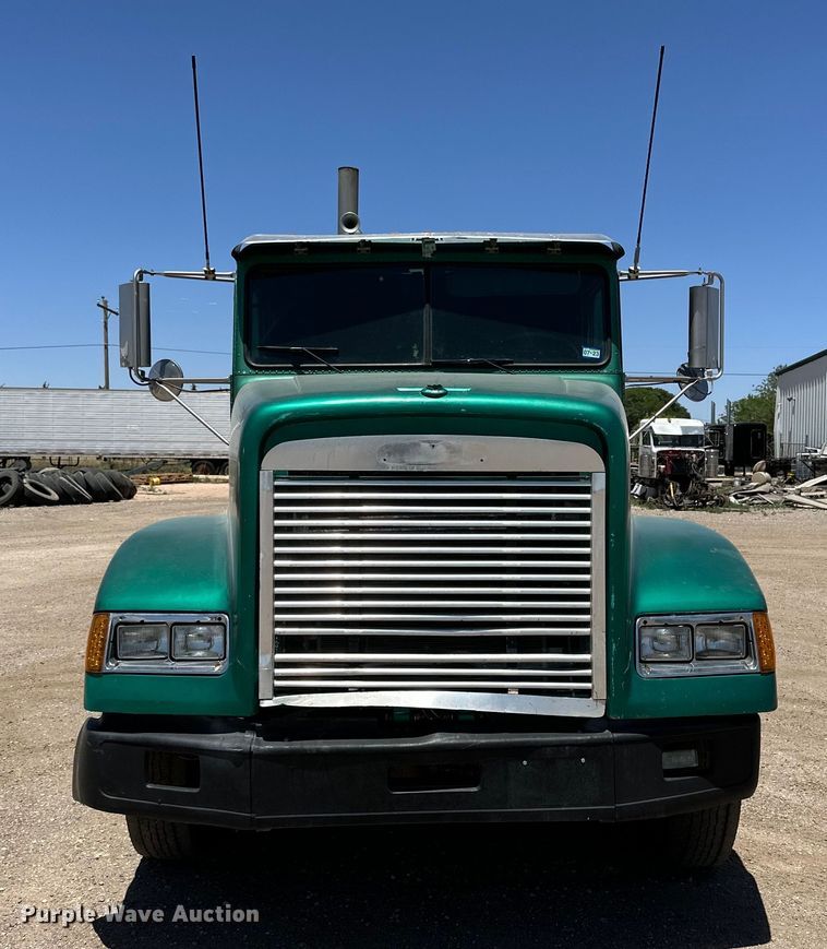 image for item DK6643 1992 Freightliner FLD semi truck