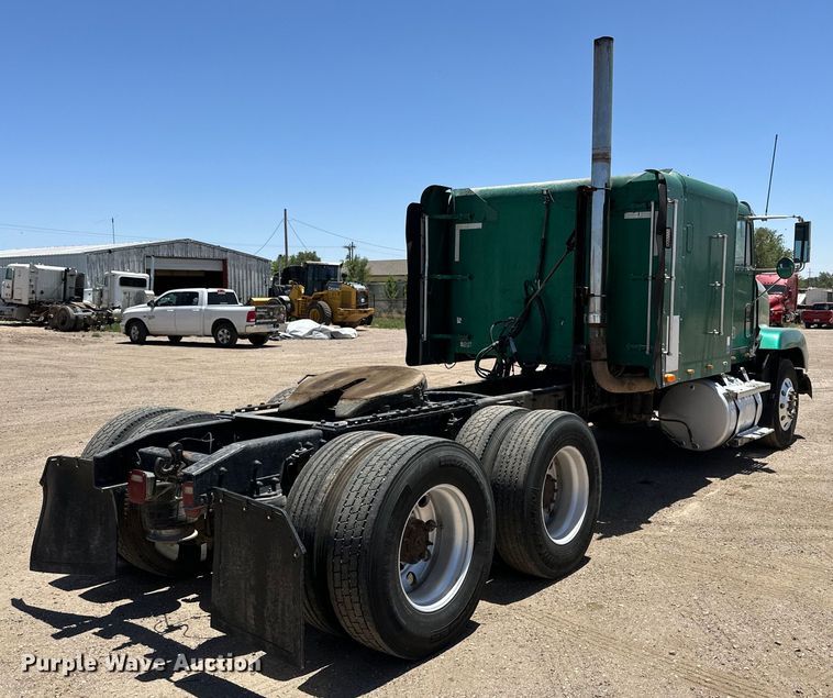 image for item DK6643 1992 Freightliner FLD semi truck