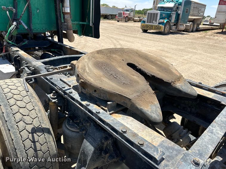 image for item DK6643 1992 Freightliner FLD semi truck