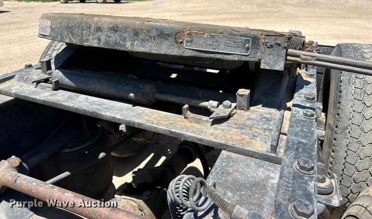 image for item DK6643 1992 Freightliner FLD semi truck